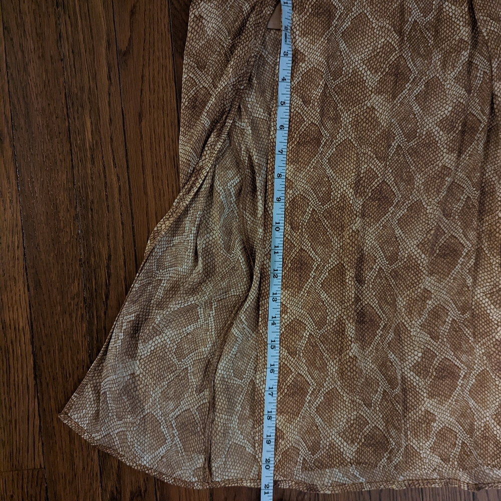 🆕 NWOT Paige flowy Alayna bronze snake print dress w/2 front slits (no belt) - Picture 7 of 16